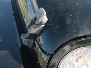 Öffnen der Motorhaube am Jeep Wrangler BJ 2007 - 2012
