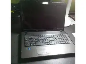 Disassembling Acer Aspire 7551G