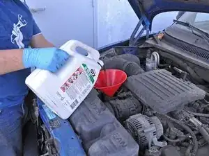 Oil Change (2WD, 4.7 L V8)