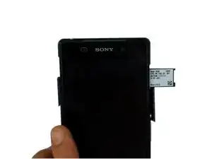 Bei einem Sony Xperia Z2, das Modell, die Serial, Identification Number und IMEI finden