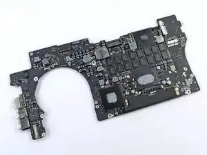 MacBook Pro 15" Retina Display Mitte 2012 Logic Board austauschen