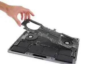 MacBook Pro 15" Touch Bar 2018 Logic Board Einheit austauschen