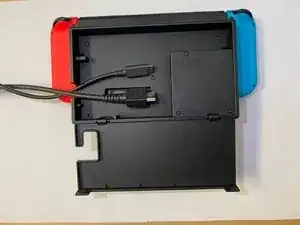 Austauschen der Nintendo Switch Dock Motherboard tauschen