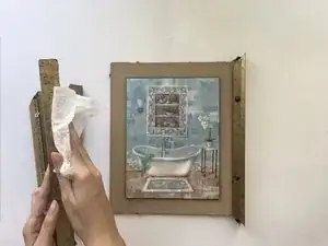 How to Repair a Painting Frame