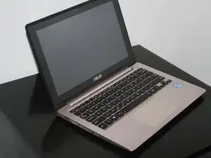 Asus X202E-UH31T