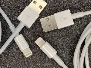 How to spot the difference between the O.MG Cable and a standard USB-A Cable