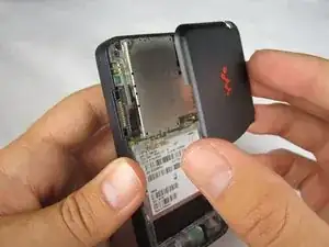 Disassembling Sony Ericsson W580i Back Cover