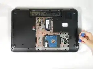 Disassembling HP Pavilion g7-2275dx Back Panel Screws