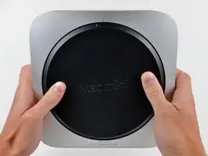 Mac Mini Ende 2012 Bodenplatte entfernen