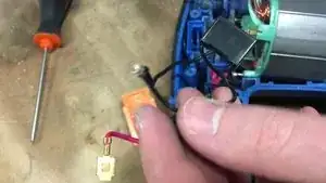 Cut the rat cable with a cutting pliers.