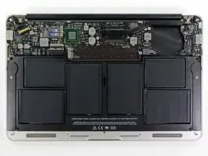 MacBook Air 11" Mitte 2011 Akku austauschen