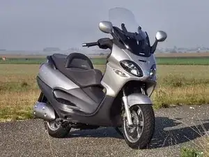 Piaggio X9 500