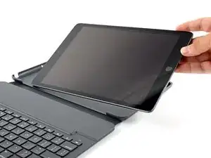 iPad vom Logitech Slim Folio trennen