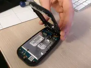 Disassembling LG 440G Rear casing