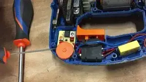 Using a screwdriver, pry to be able to recover the wheel.