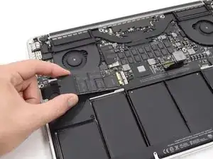 MacBook Pro 15" Retina Display Anfang 2013 SSD tauschen