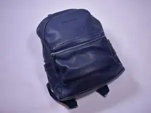 Den Reißverschluss eines Rucksacks reparieren