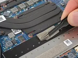 HP EliteBook 840 G9 Speichermodul Abschirmung Klebeband abziehen