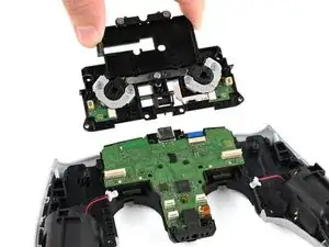 Akkuhalterung ausbauen