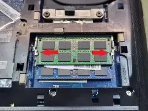 Lenovo IdeaPad G500 Austauschen oder Upgraden des Arbeitsspeichers (RAM)