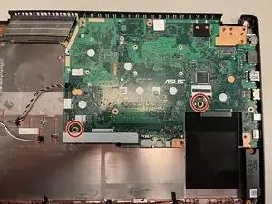 Motherboard ausbauen