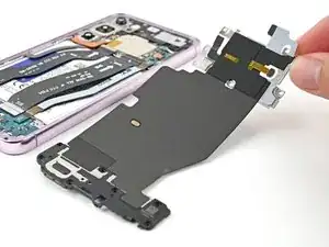 Drahtlos-Ladespule und Lautsprecher entfernen