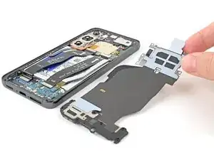 Drahtlos-Ladespule und Lautsprecher entfernen