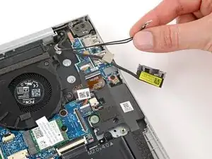 Lüfterkabel lösen beim HP EliteBook 840 Aero G8