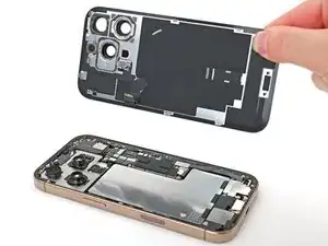 iPhone 16 Pro Glasrückseite entfernen