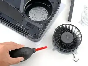 PlayStation 5 öffnen und reinigen