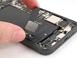 iPhone 16e Lautsprecher ausbauen