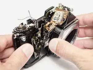 Pentax ME Super Frontplatine und Spiegelkasten entfernen
