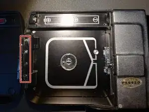 Disassembling Konica Compact 8 Filmdoor