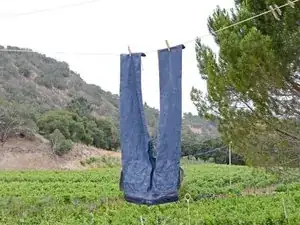 Jeans-Hose waschen und trocknen