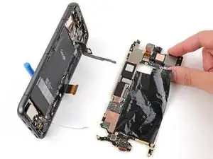 Logic Board ausbauen