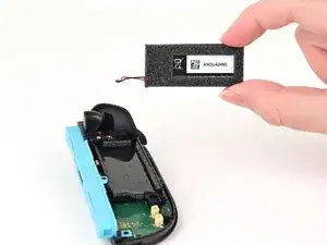 Joy-Con 2 (links) Akku entfernen