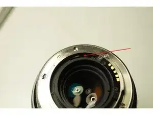 Reparatur einer hängenden Blende an einem Vivitar Series 1 28-300mm Objektiv
