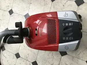 Noisy Miele Vacuum Cleaner C2 cat and dog