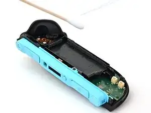 Joy-Con 2 (links) Akku einbauen