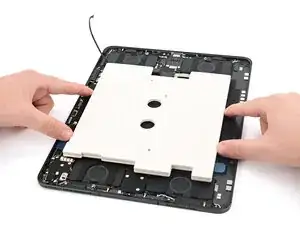 iPad Pro 13" Akku einbauen