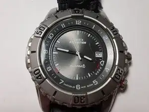 Auswechseln der Batterie in einer Timex Expedition-Armbanduhr