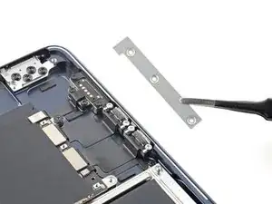 Abdeckungen über den MagSafe/Thunderbolt Anschlüssen entfernen