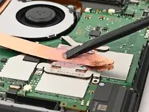 Nintendo Switch 2 Kühlerröhre reinigen