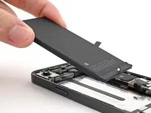 iPhone 16e Akku entfernen