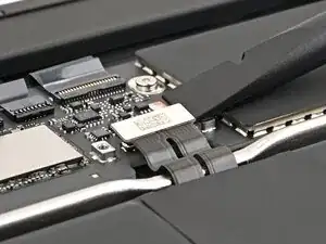 MacBook Neo Battery Disconnect