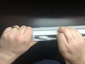 Reparatur defekter kabelloser Jalousien