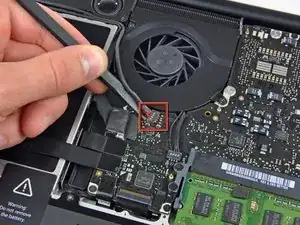 MacBook Pro (13 Zoll, Mitte 2009, Unibody) Display austauschen