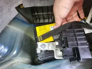 Toyota Prius 2003-2009 (2. Generation) 12V Batterie tauschen