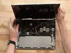 Auseinanderbau eines Framework Laptops