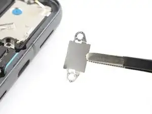 Pixel 8 Pro Abdeckung des USB-C-Anschlusses entfernen